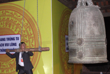 Đôi chuông chùa Viên Minh, đền Quan Triều